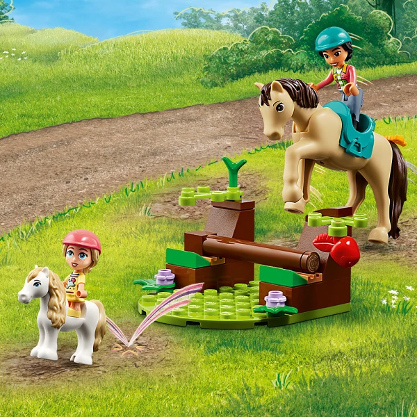 LEGO® FRIENDS HORSE AND PONY TRAILER