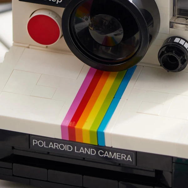 LEGO® IDEAS POLAROID ONESTEP SX-70 CAMERA