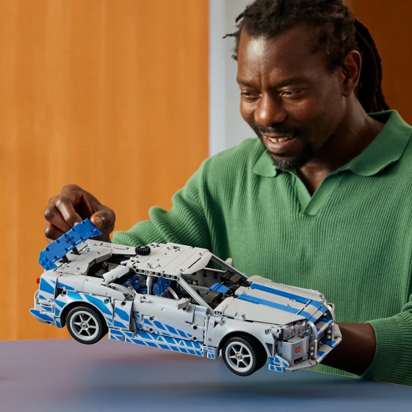 LEGO® TECHNIC™ 2 FAST 2 FURIOUS NISSAN SKYLINE GT-R (R34) CAR
