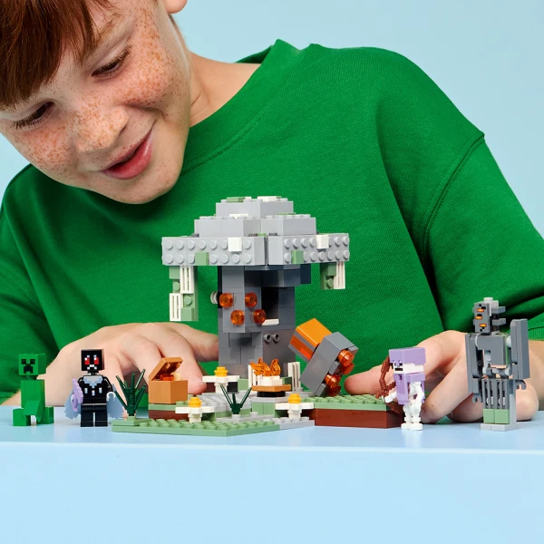 LEGO® MINECRAFT® Ο ΧΛΩΜΟΣ ΚΗΠΟΣ