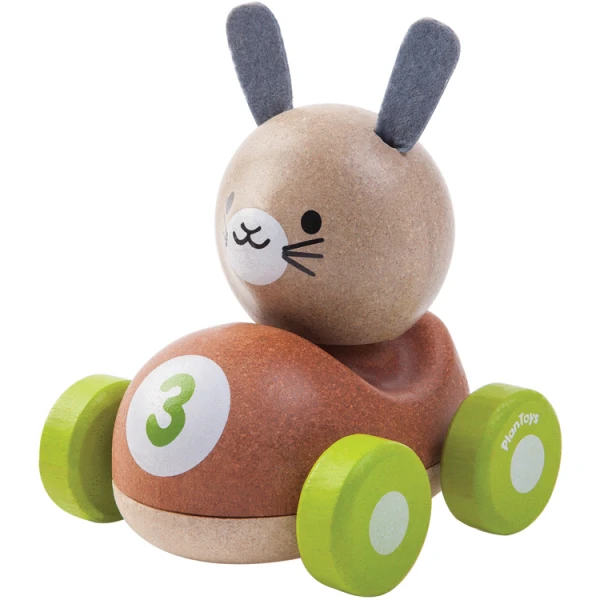 PLAN TOYS ΞΥΛΙΝΟ ΑΓΩΝΙΣΤΙΚΟ ΟΧΗΜΑ ΜΕ ΛΑΓΟΥΔΑΚΙ