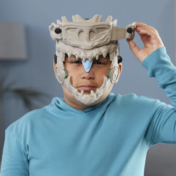 MARVEL STUDİOS\' BLACK PANTHER: WAKANDA FOREVER ATTUMA SHARK ARMOR MASK