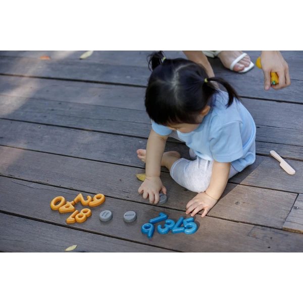 PLAN TOYS ΞΥΛΙΝΟΙ ΑΡΙΘΜΟΙ ΚΑΙ ΣΥΜΒΟΛΑ