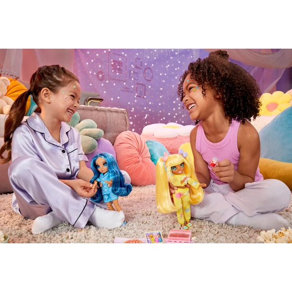 RAINBOW HIGH JUNIOR HIGH PJ PARTY DOLL - BELLA (PINK)