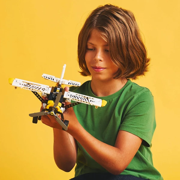 LEGO® TECHNIC™ BUSH PLANE