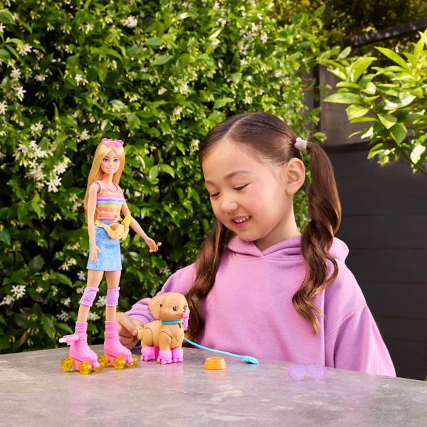 BARBIE ΚΟΥΚΛΑ ROLLER SKATES ΜΕ ΣΚΥΛΑΚΙ