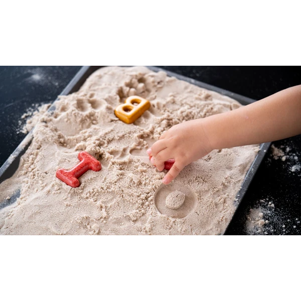 PLAN TOYS ΞΥΛΙΝΗ ΑΛΦΑΒΗΤΑ ΜΕ ΚΕΦΑΛΑΙΑ (ΑΓΓΛΙΚΑ)