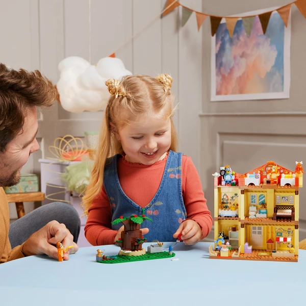LEGO® BLUEY FAMILY HOUSE