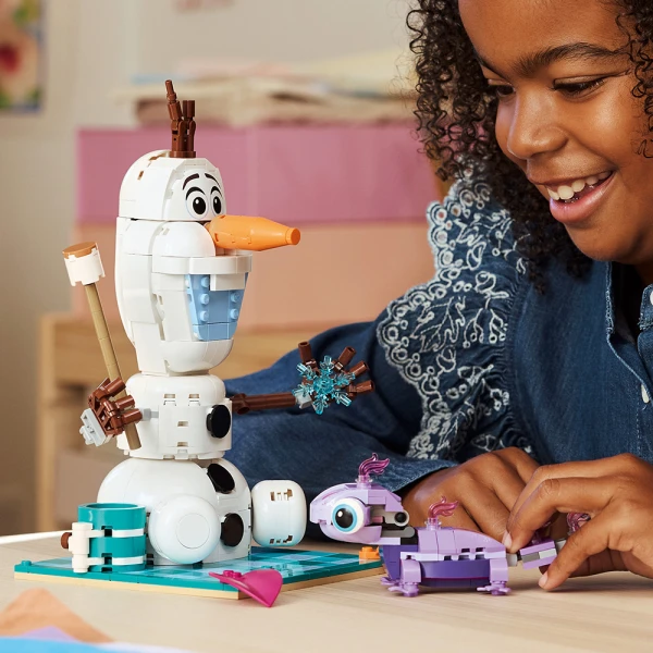 LEGO®  DISNEY FROZEN ΔΙΑΣΚΕΔΑΣΗ ΤΟΥ ΌΛΑΦ ΚΑΙ ΤΟΥ ΜΠΡΟΥΝΙ ΣΤΟ ΠΙΚΝΙΚ