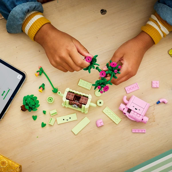 LEGO® BOTANICALS ΚΟΥΝΙΣΤΑ ΦΥΤΑ
