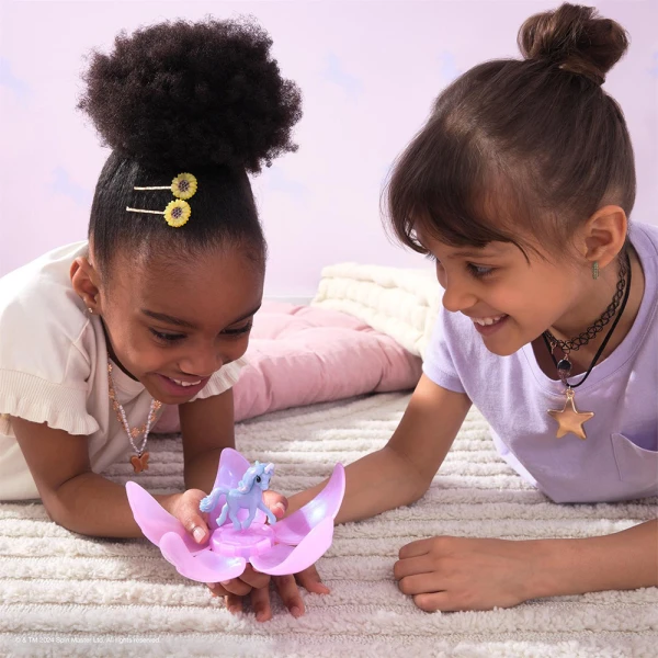 UNICORN ACADEMY BABY COLLECTIBLE UNICORNS SURPRISE
