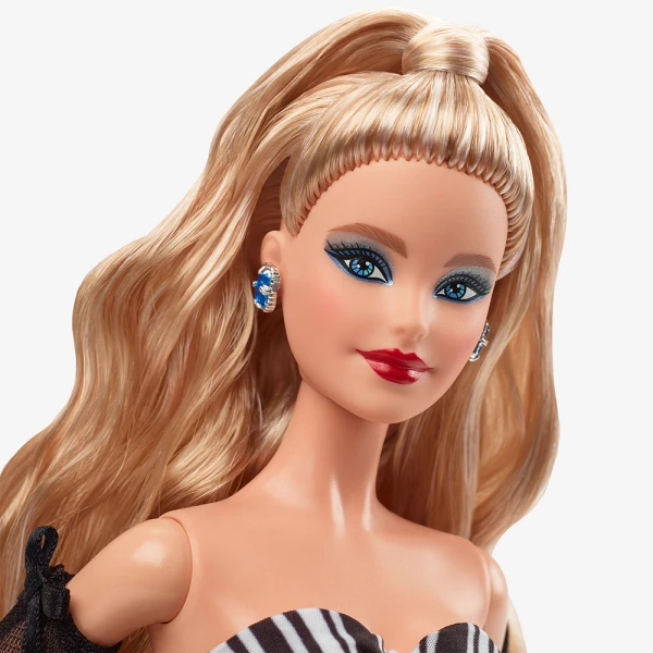 ΣΥΛΛΕΚΤΙΚΗ ΚΟΥΚΛΑ BARBIE ΑΣΠΡΟΜΑΥΡΟ ΦΟΡΕΜΑ - 65 ΧΡΟΝΙΑ