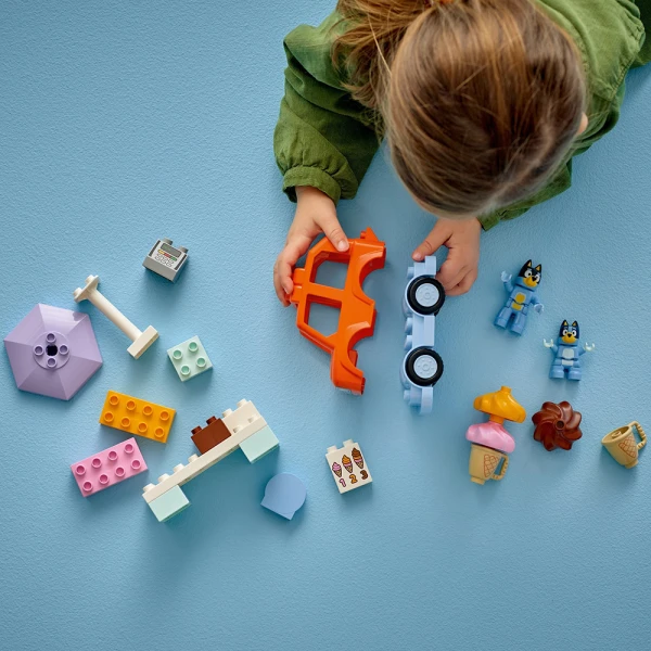 LEGO® DUPLO® BLUEY ICE CREAM TRIP WITH BLUEY