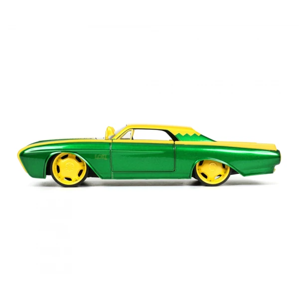 MARVEL LOKI 1963 FORD THUNDERBIRD 1:24