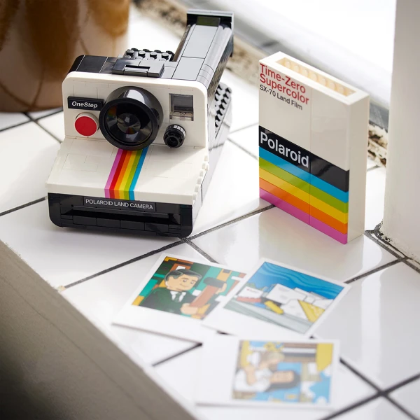 LEGO® IDEAS POLAROID ONESTEP SX-70 CAMERA