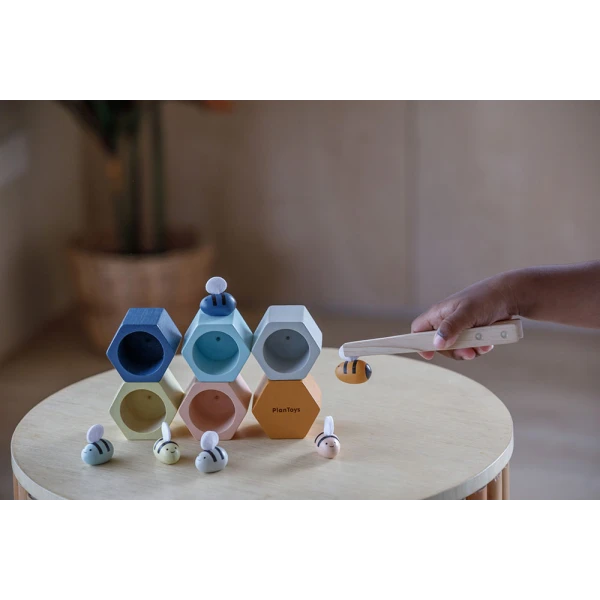 PLAN TOYS WOODEN HONEYS