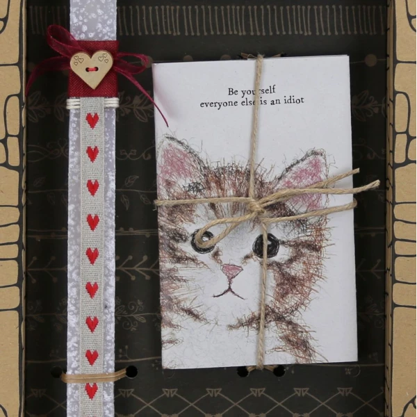 SYNCHRONIA HANDMADE CANDLE 30 cm VINTAGE NOTEBOOK - CAT
