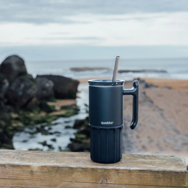 QUOKKA STAINLESS STEEL RAMBLER ΚΟΥΠΑ ΜΕ ΒΑΣΗ ΣΙΛΙΚΟΝΗΣ 720ml - BLACK