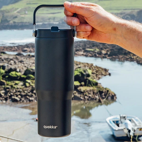 QUOKKA ΑΝΟΞΕΙΔΩΤΟ ΘΕΡΜΟΣ TUMBLER ΜΕ ΚΑΛΑΜΑΚΙ & ΛΑΒΗ 860ml CORE BLACK