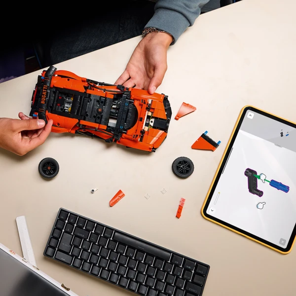 LEGO® TECHNIC HYPER CAR BUGATTI CHIRON PUR SPORT