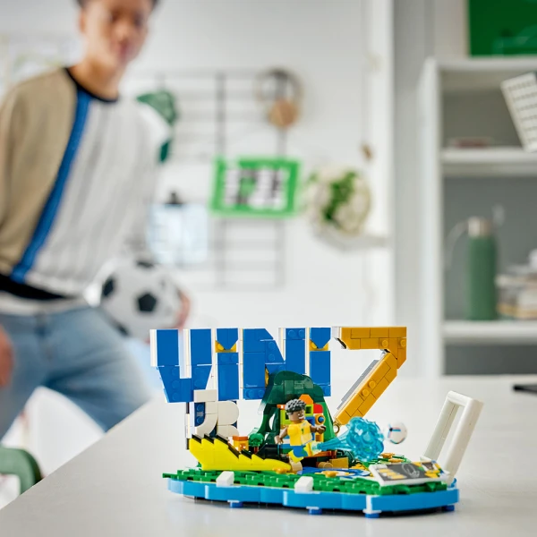 LEGO® EDITIONS VINI JR. ΟΙ ΚΑΛΥΤΕΡΕΣ ΠΟΔΟΣΦΑΙΡΙΚΕΣ ΣΤΙΓΜΕΣ