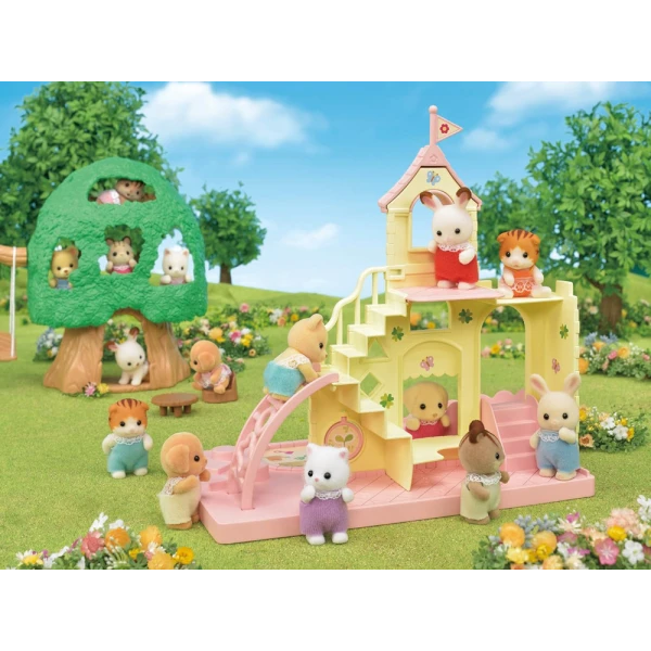 THE SYLVANIAN FAMILIES BABY CASTLE PLAYGROUND