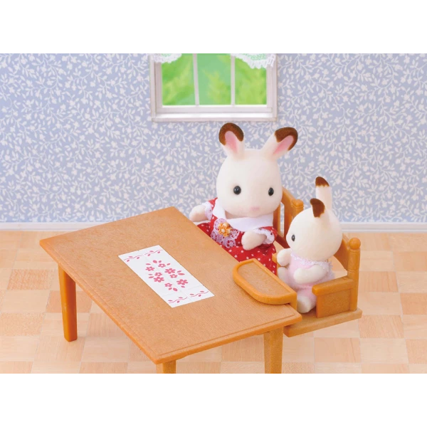 THE SYLVANIAN FAMILIES ΟΙΚΟΓΕΝΕΙΑΚΟ ΤΡΑΠΕΖΙ ΜΕ ΚΑΡΕΚΛΕΣ 4506