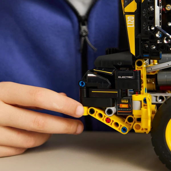 LEGO® TECHNIC™ ΦΟΡΤΩΤΗΣ VOLVO L120 ELECTRIC