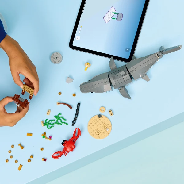 LEGO® CREATOR ΆΓΡΙΟΣ ΚΑΡΧΑΡΙΑΣ ΜΕ ΣΕΝΤΟΥΚΙ ΘΗΣΑΥΡΟΥ