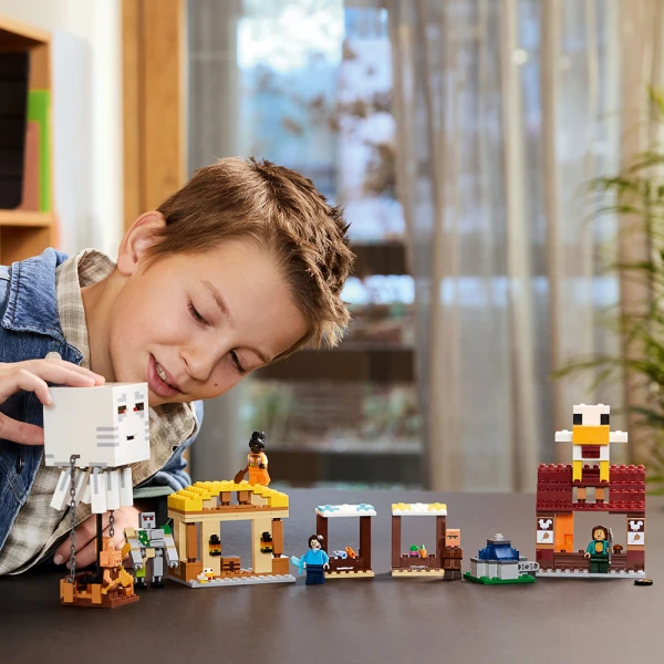 LEGO® MINECRAFT® ΕΠΙΘΕΣΗ ΤΟΥ ΑΕΡΙΚΟΥ-ΑΕΡΟΣΤΑΤΟΥ ΣΤΟ ΧΩΡΙΟ