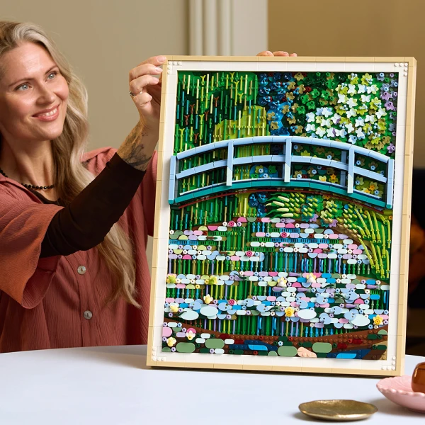 LEGO® ART CLAUDE MONET BRIDGE OVER A POND OF WATER LILIES