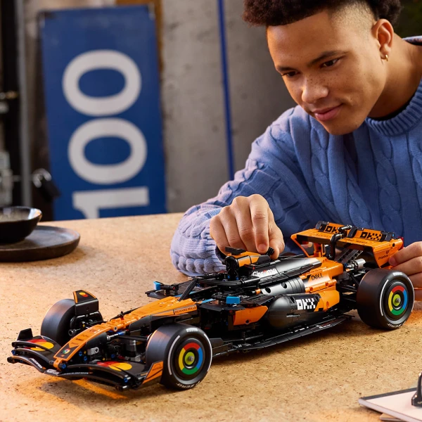 LEGO® TECHNIC ΑΥΤΟΚΙΝΗΤΟ MCLAREN MC39 F1