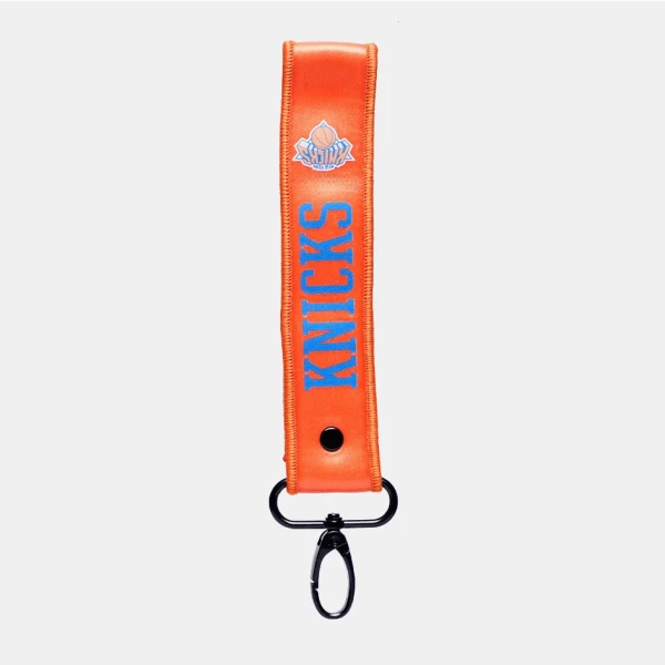 BACK ME UP KEYCHAN LANYARD NBA KNICKS