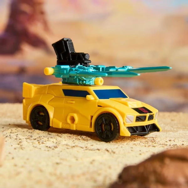 TRANSFORMERS CYBERWORLD ARMORED CYBER CHANGERS - ΦΙΓΟΥΡΑ BUMBLEBEE