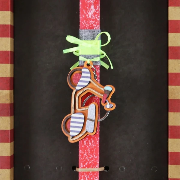 SYNCHRONIA HANDMADE CANDLE 30 cm KEYCHAIN SCOOTER SALMON