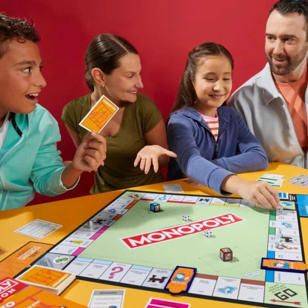 ΕΠΕΚΤΑΣΗ ΕΠΙΤΡΑΠΕΖΙΟΥ ΠΑΙΧΝΙΔΙΟΥ MONOPOLY ΠΗΓΑΙΝΕ ΣΤΗ ΦΥΛΑΚΗ