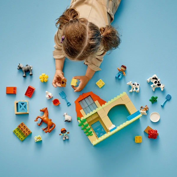 LEGO® DUPLO® TOWN ΦΡΟΝΤΙΖΟΝΤΑΣ ΖΩΑ ΣΤΗ ΦΑΡΜΑ