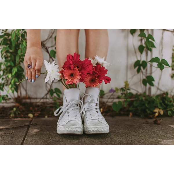 MAKE IT REAL: GLITTER GIRLS NAIL PARTY
