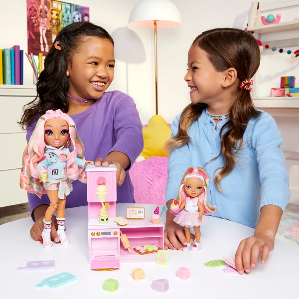 RAINBOW HIGH LITTLE DESSERT SHOP WITH KANDY DOLL