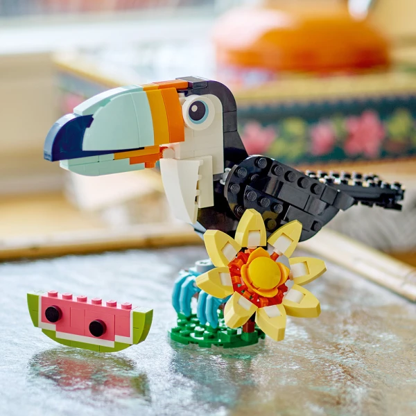 LEGO® CREATOR WILD ANIMALS: TROPICAL TOUCAN