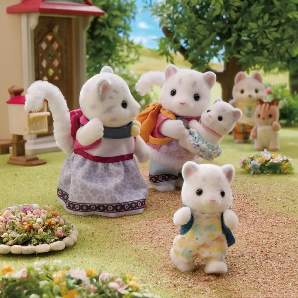 THE SYLVANIAN FAMILIES SNOW LEOPARD FAMILY PLAYSET