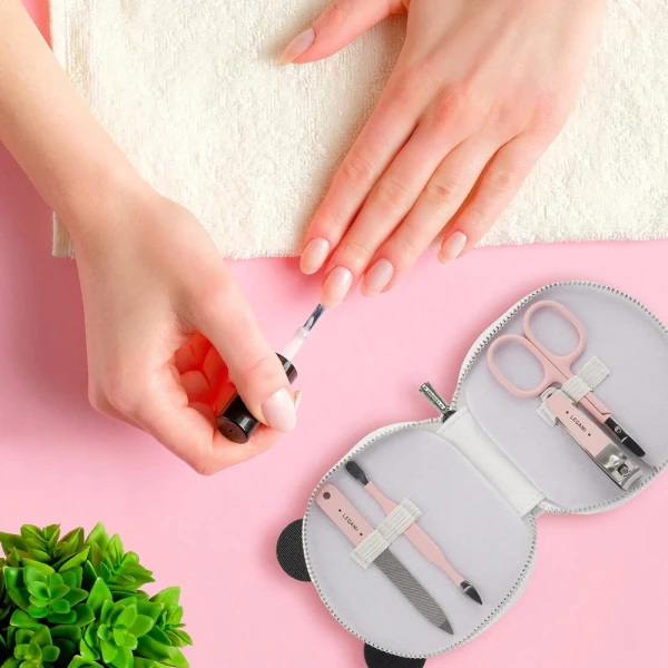 LEGAMI BUT FIRST NAILS  - ΣΕΤ ΜΑΝΙΚΙΟΥΡ - PANDA