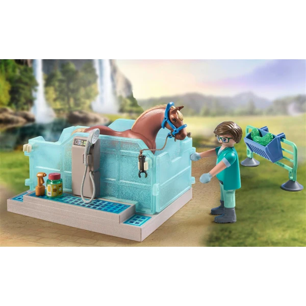 PLAYMOBIL HORSES OF THE WATERFALL RIDING THERAPY AND VETERINARY PRACTICE