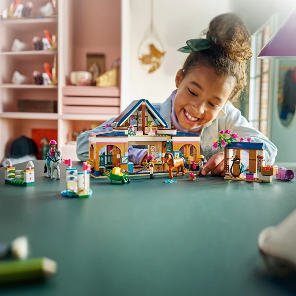 LEGO® FRIENDS ΣΤΑΒΛΟΣ ΑΛΟΓΩΝ ΚΑΙ ΣΧΟΛΗ ΙΠΠΑΣΙΑΣ