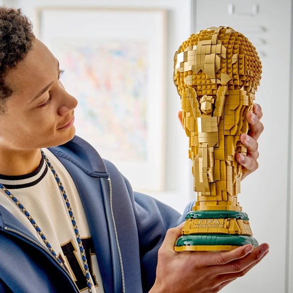 LEGO® EDITIONS SPORTS FIFA WORLD CUP OFFICIAL TROPHY