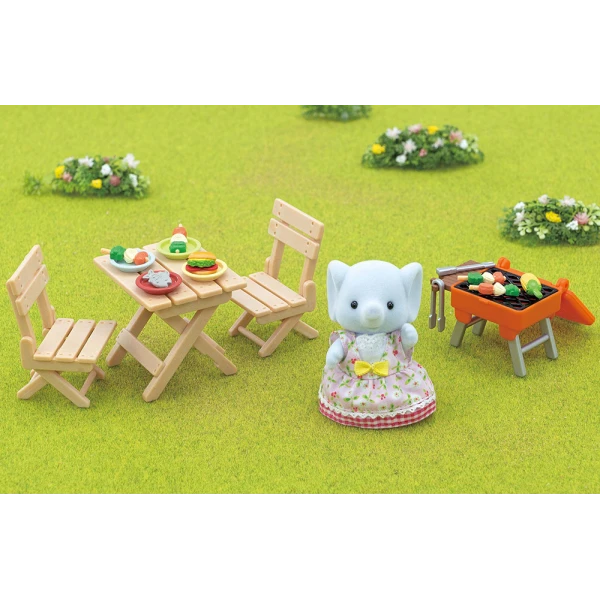 THE SYLVANIAN FAMILIES ΣΕΤ ΜΠΑΡΜΠΕΚΙΟΥ ΠΙΚ-ΝΙΚ ΜΕ ΤΗ ΜΙΚΡΟΥΛΑ ELEPHANT 5640