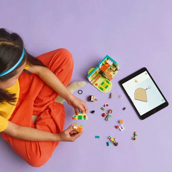 LEGO® FRIENDS AUTUMNʼS ROOM