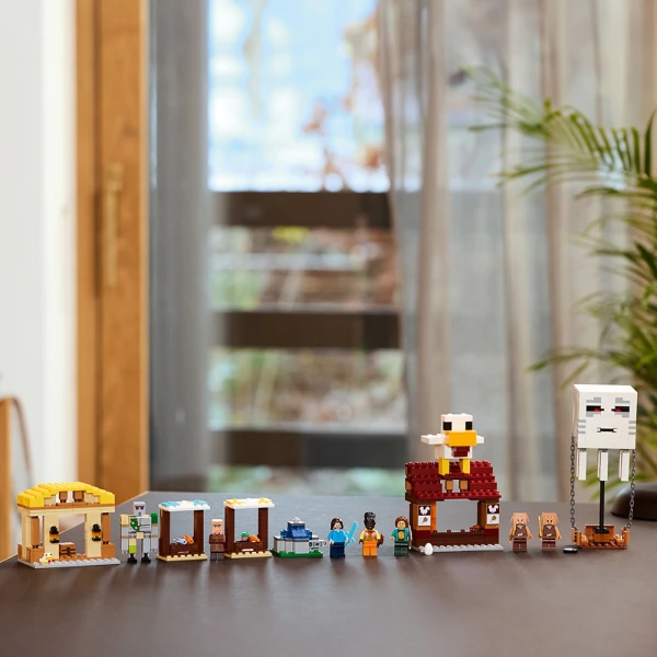 LEGO® MINECRAFT® ΕΠΙΘΕΣΗ ΤΟΥ ΑΕΡΙΚΟΥ-ΑΕΡΟΣΤΑΤΟΥ ΣΤΟ ΧΩΡΙΟ