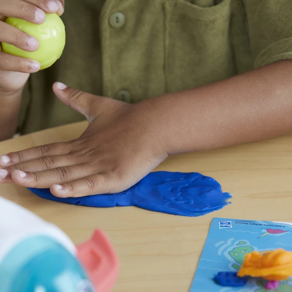 PLAY-DOH AIRPLANE EXPLORER STARTER SET