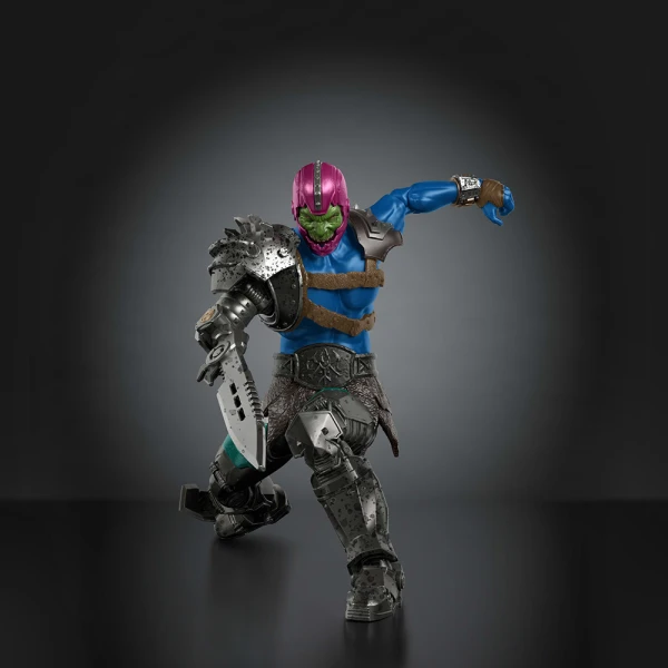 MASTERS OF THE UNIVERSE COLLECTIBLE FIGURE WITH ACCESSORY TRAP JAW